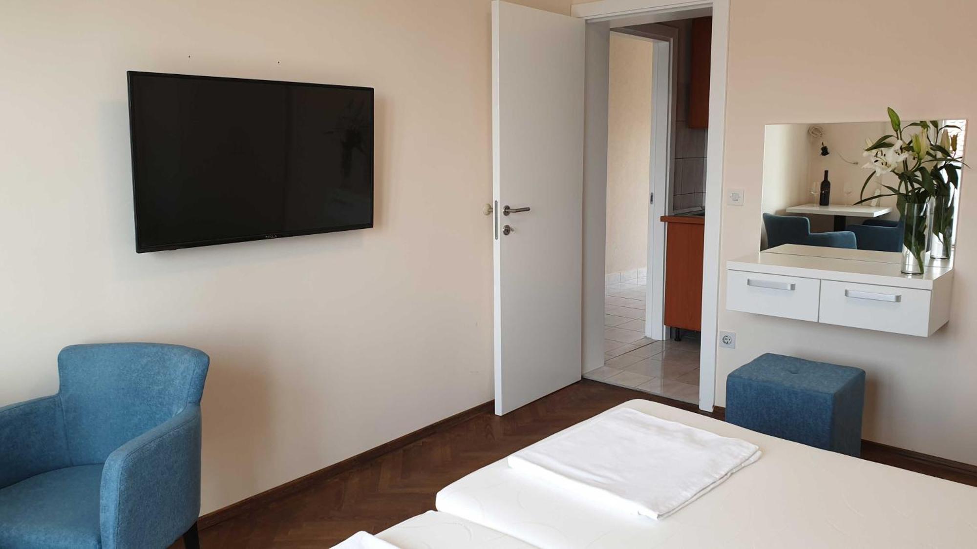 Apartments And Rooms With Parking Space Hvar - 15378 Hvar Town Room photo