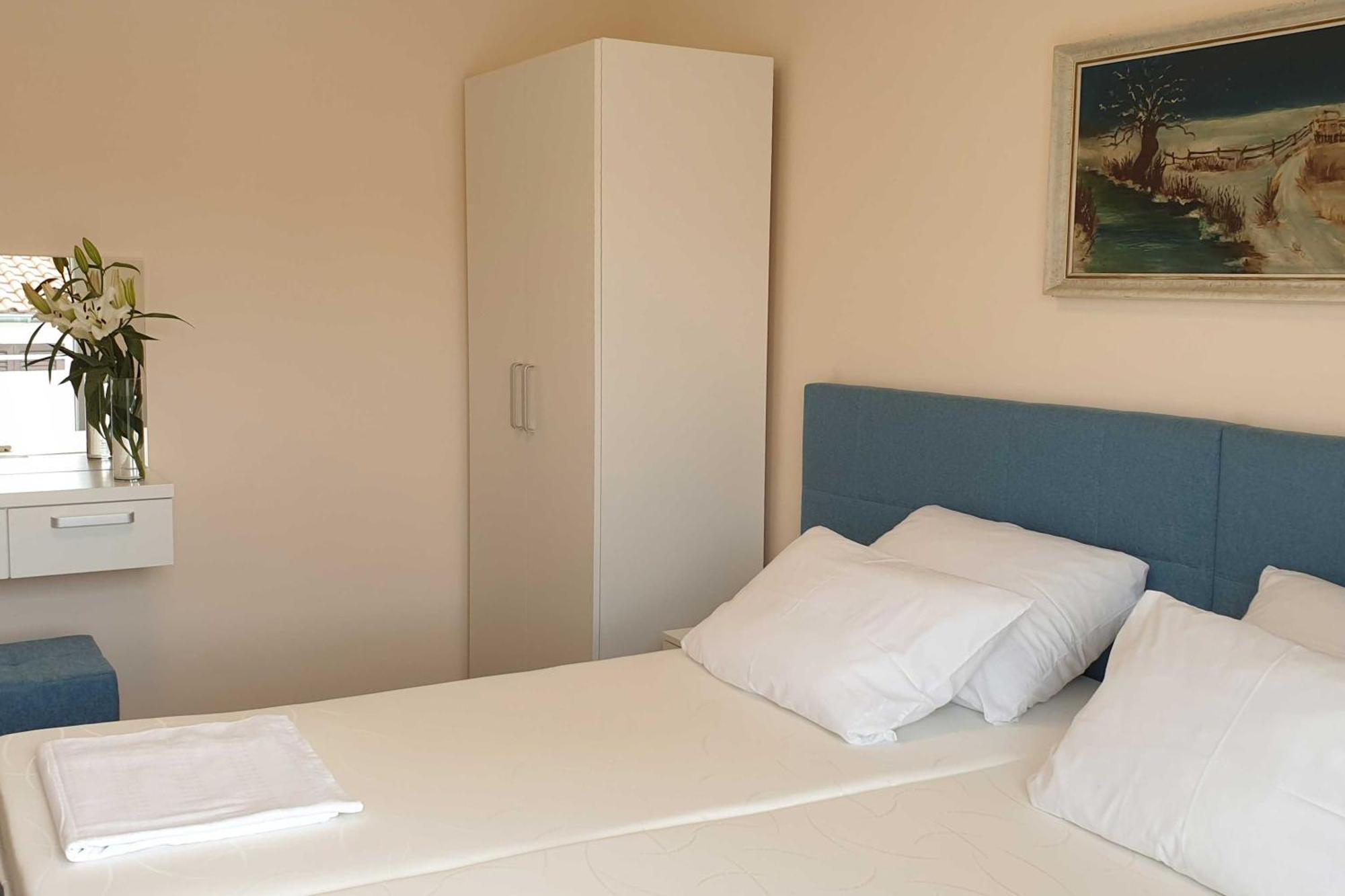 Apartments And Rooms With Parking Space Hvar - 15378 Hvar Town Room photo